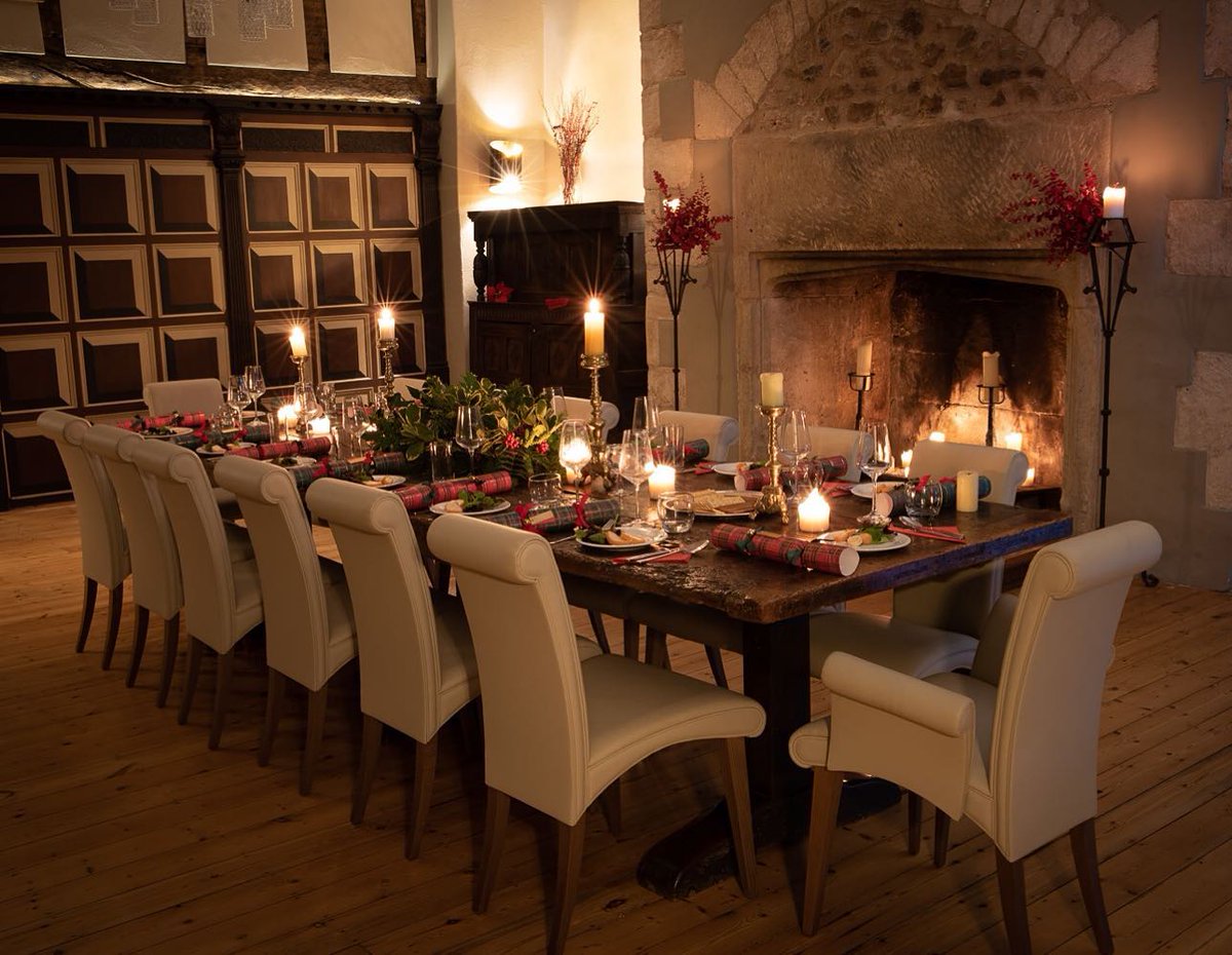 We can recommend local caterers to our guests. They shop, prepare, cook and serve a bespoke menu......then they even do all the clearing and washing up so you just concentrate on enjoying your evening.
widworthybarton.co.uk
#dining #diningtable #privatedining #privatecatering