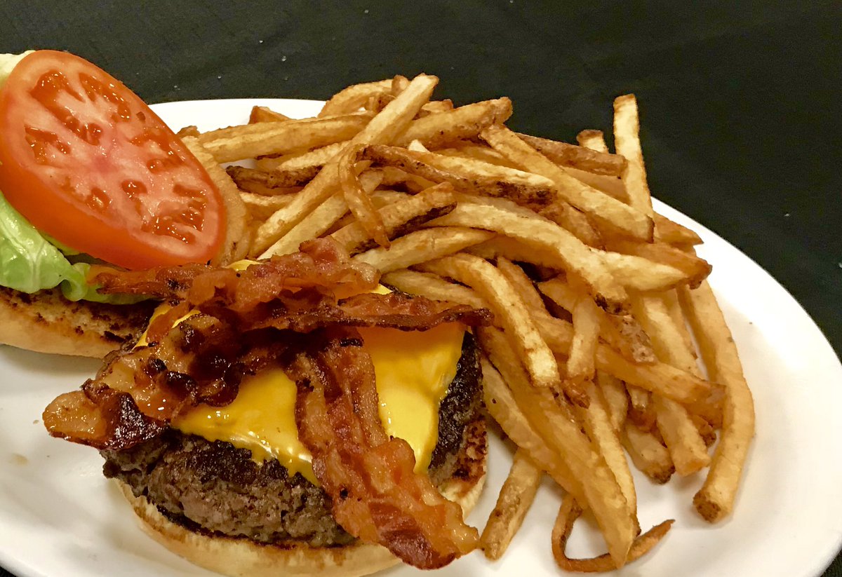 CapitolPancake's tweet photo. Welcome to the Capitol Pancake House!!!

@Rostovs_Rocks @CapitolPancake @DeanCanavos @VisitVaBch @VisitWmbg @ccanavos  @VisitVirginia    @WilliamsburgGov @colonialwmsburg @WmsbgNews  @DougPons @VirginiaBeerCo https://t.co/pwFcik2Dpo