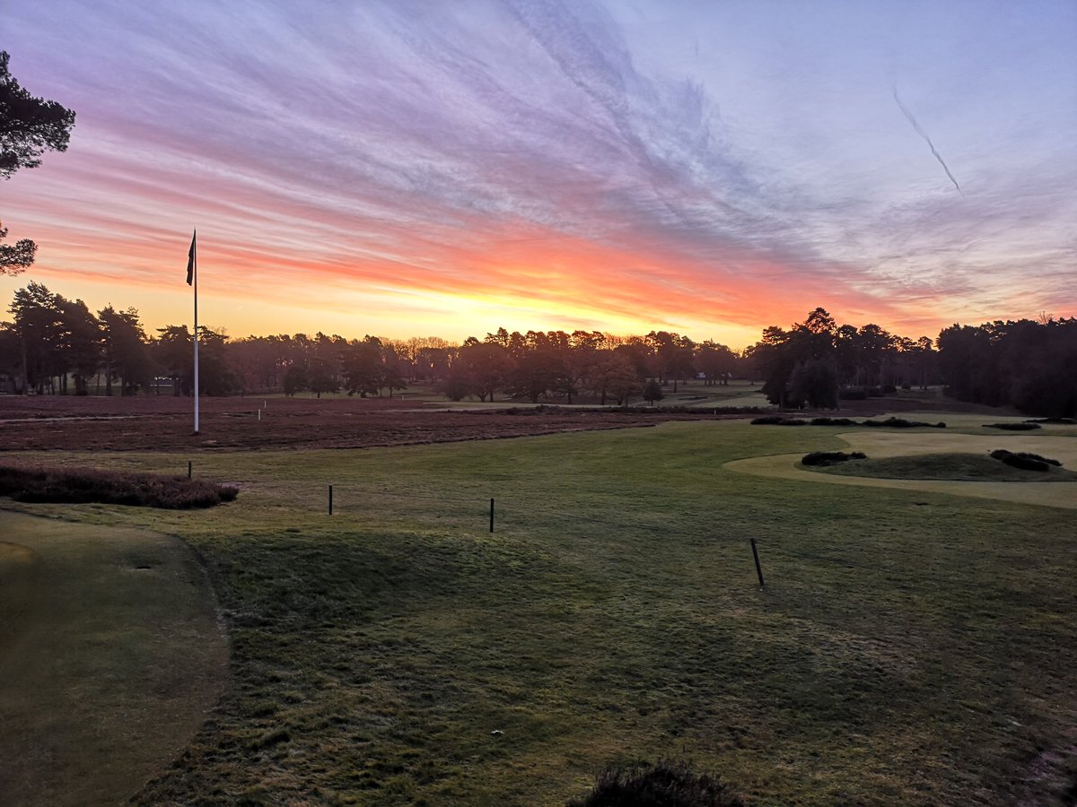 westhillpro's tweet image. An absolute pleasure welcoming golfing royalty @lauradaviesgolf to West Hill golf club today.
Another beautiful day here at the Hill.
#howgoodisgolf