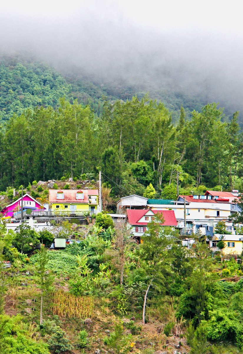 idlr97460's tweet photo. Situé au cœur de la Réunion, le village d’ Hell-Bourg perché à 930 mètres d’altitude fait partie de.... https://t.co/qaBk0AACo8
#hellbourg #iledelareunion #photography #nature #island #tourism #photo #Team974 https://t.co/NCIJr70svH