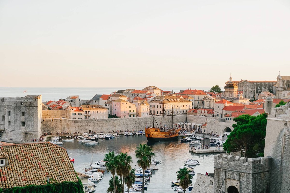 Adriatic_Home's tweet photo. ETC: Tourism in EU Down by 77% - Greece &amp; Croatia Among Most Successful Destinations - https://t.co/8TDliON0wF https://t.co/PrxcIpB1eh