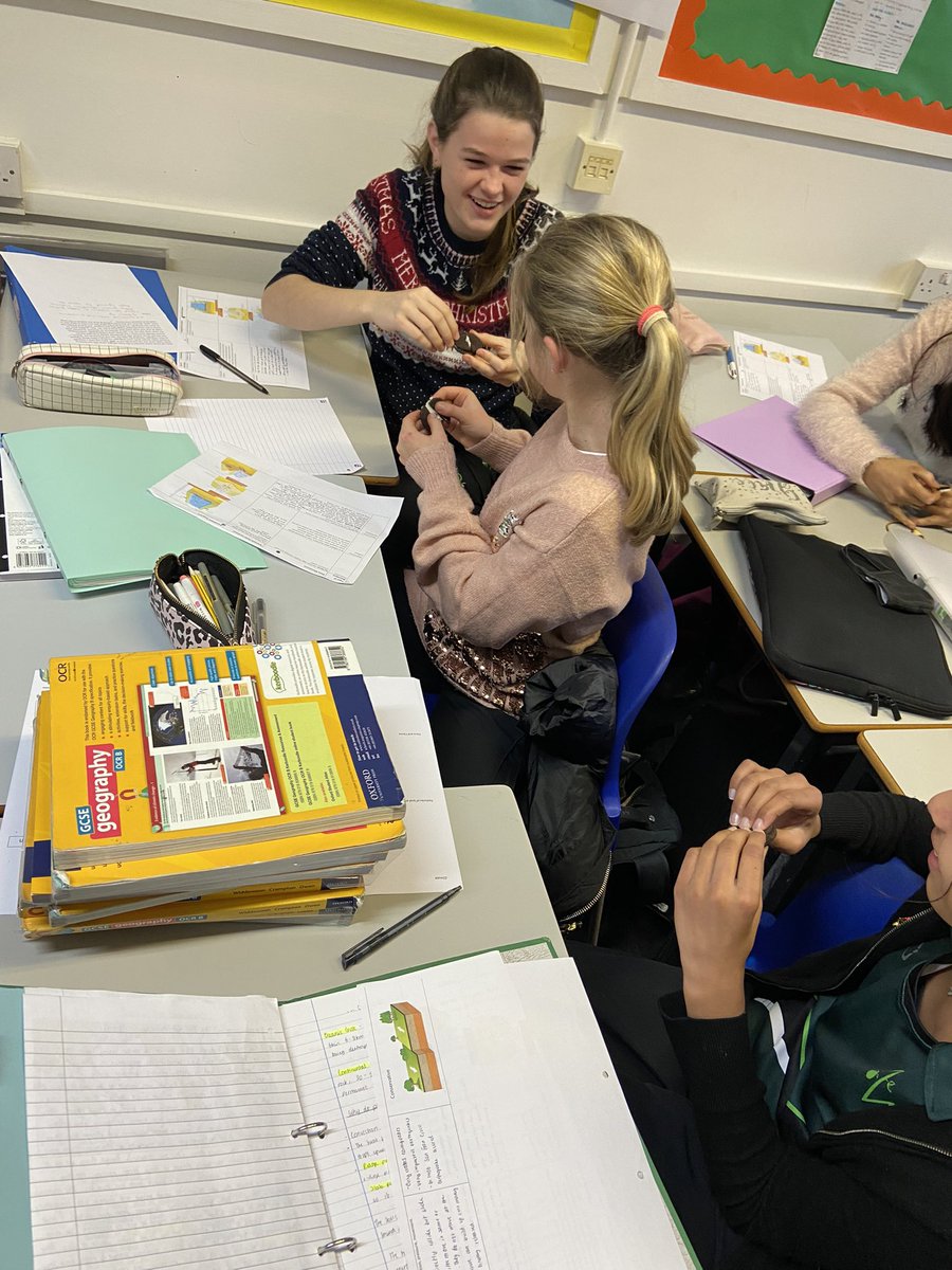 So much fun using Oreos to represent constructive, destructive, collision and conservative plate boundaries. The upper biscuit was the plates, and the creamy filling was the mantle. #Year9WHS @WimbledonHigh