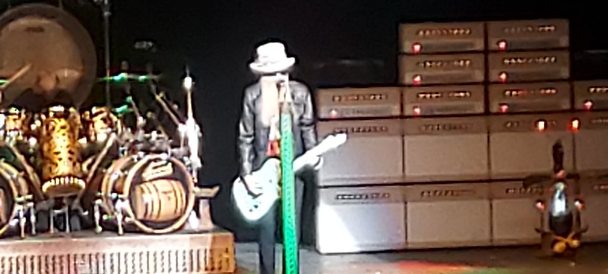 jagarza1's tweet photo. What an awesome concert by @ZZTop!!! Legendary set list!! 🎤🎸🎸🥁🎶🤘🏼🤘🏼🔥🔥🔥🔥 #TexasBlues #TexasRock #HowHowHow #Epic #BillyGibbonsKicksAss #FrankBeard #ElwoodFrancis #ThatLittleOleBandFromTexas
#ACelebrationWithZZTop https://t.co/J3CfydziYg