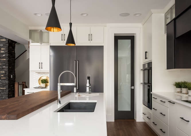 AlvesCustomYMM's tweet photo. Who has started their holiday baking? Having all the storage to store your ingredients,  counter space to prepare, a large oven to bake AND all the room to have all the family to help!

A kitchen designed to cook, gather and entertain. 
Reach out today for more information #ymm https://t.co/gpyyWjKfpz