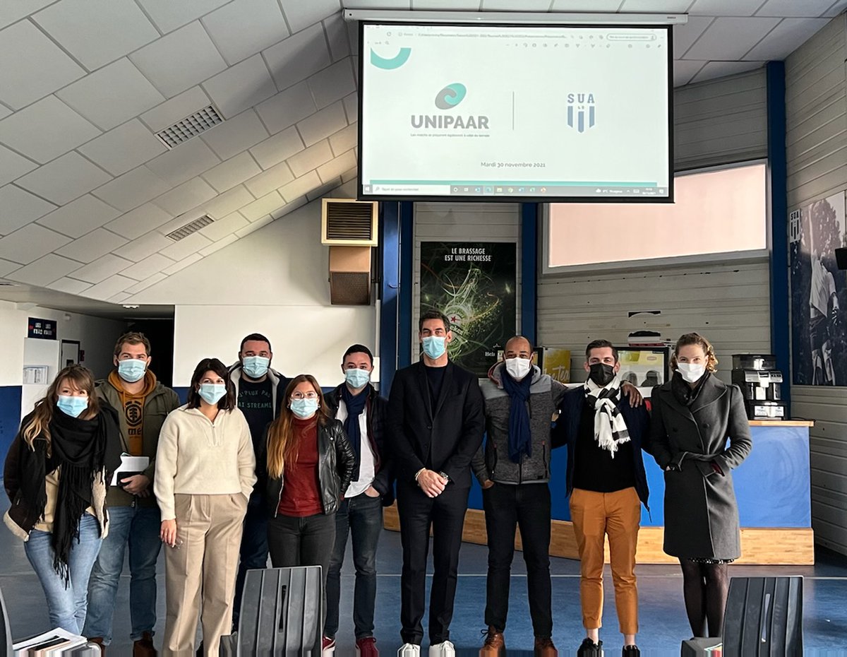 UNIPAAR's tweet photo. 🏉 Tournée des clubs et institutions du rugby français 🏉

Un grand merci aux salarié(e)s et dirigeants de l'@avironrugbypro, @agen_rugby, @staderochelais, @StadeToulousain, @UsmSapiacRugby et @FranceRugby pour leur accueil chaleureux la semaine dernière ! https://t.co/aPAFB4wsQC