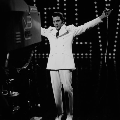 ElvisPresley's tweet photo. Elvis' NBC Comeback Special is also known as The “Comeback Special” or the “68 Comeback Special.” 

#ElvisPresley #Comeback #ComebackSpecial #Broadcast #NBC #December #TV #Network https://t.co/nM39wfLj7c