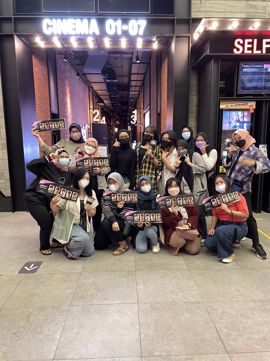 zizigom97's tweet photo. Tag yourself guys✨🤝 #monbebesurabaya #monbebesby #THEDREAMINGMOVIE https://t.co/rZY2C3YiQI