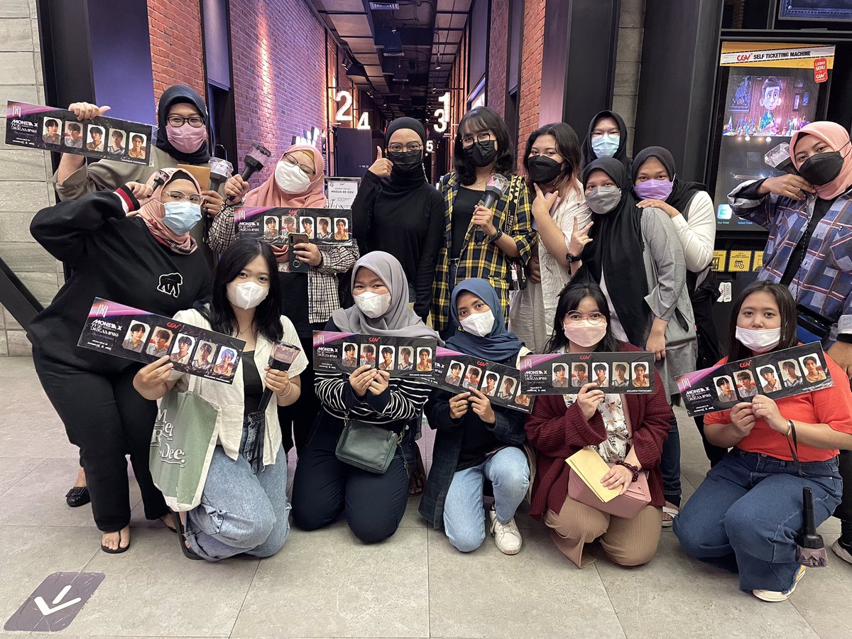 zizigom97's tweet photo. Tag yourself guys✨🤝 #monbebesurabaya #monbebesby #THEDREAMINGMOVIE https://t.co/rZY2C3YiQI