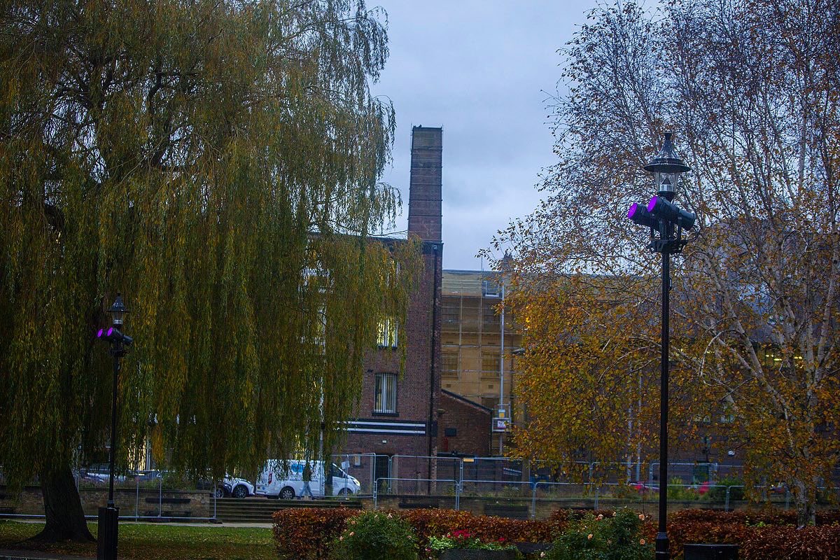 Robelighting's tweet photo. The Wilberforce Monument dedicated to leading 18th/19th century politician, philanthropist & anti-slavery campaigner William Wilberforce has been re-lit by Graham Roberts of @HPSSLtd using a design with #AnolisLighting #ArcPar 150 Zoom LED luminaires.
https://t.co/MS2E1jANh0 https://t.co/l0tgw1koSs