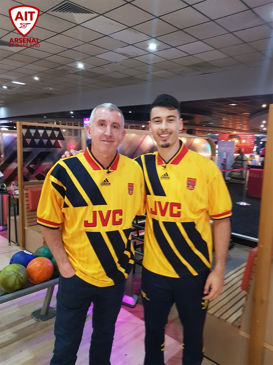 arsenal_in_th's tweet photo. ไนเจล วินเทอร์เบิร์น x กาเบรียล มาร์ติเนลลี่
.
#ArsenalInThailand #Martinelli #Winterburn https://t.co/az7R7ar4Gq