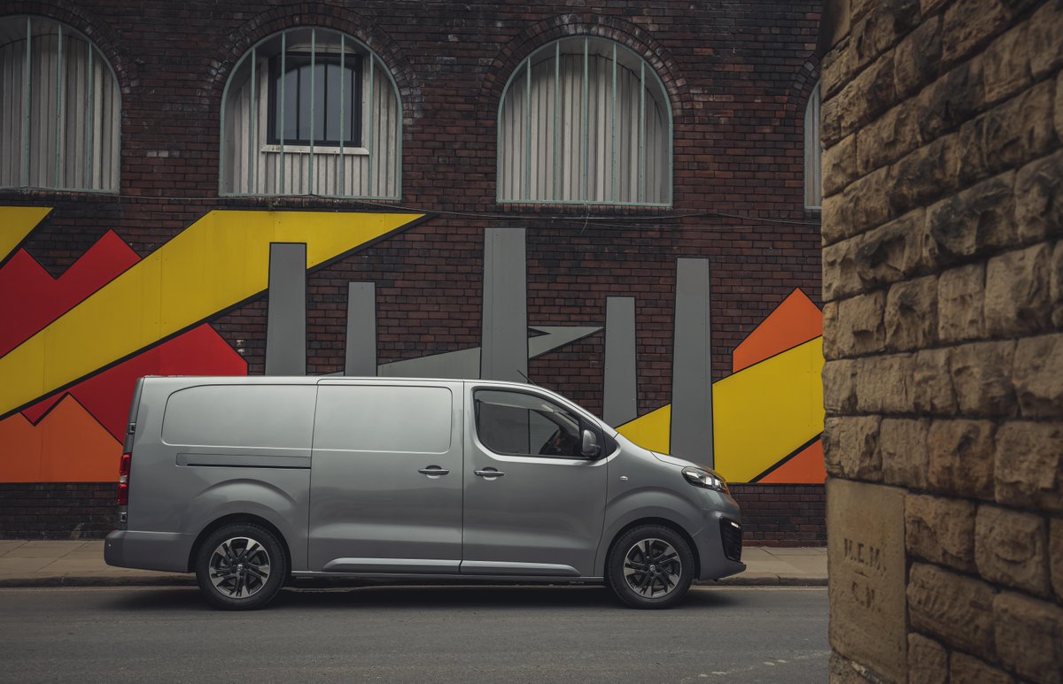 VauxhallPR's tweet photo. At the @WhatVan Awards 2022', @Vauxhall celebrated a double win with the All-New #ComboE named the ‘Electric Van of the Year’, while the #VivaroE won the ‘Medium Van of the Year’ category. The Vivaro-e #Hydrogen was named as ‘another one to watch’. 👉https://t.co/E8mTngZJkC https://t.co/hurgWXn5lD