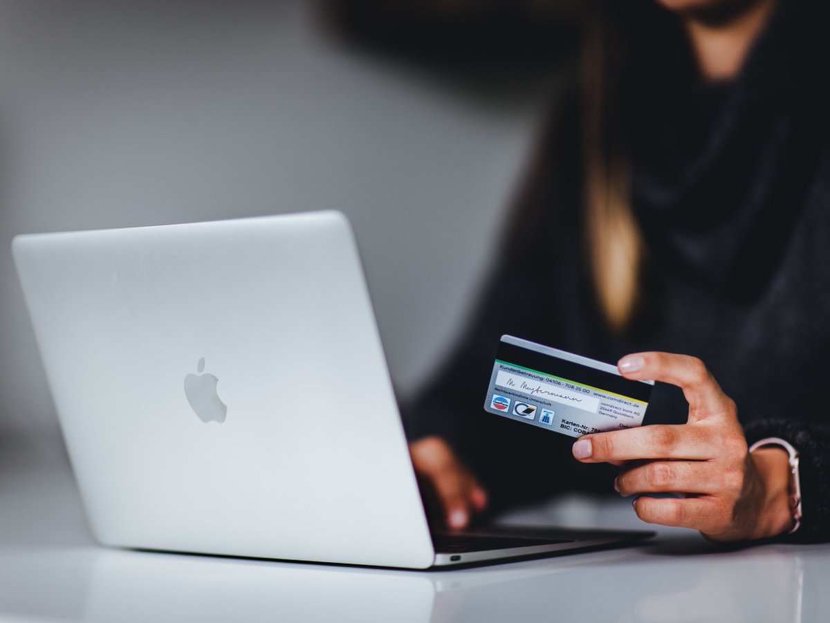 popupgo's tweet image. #FunFact
Roughly 30% of all products ordered online are sent back as compared to 8.9% of those bought in-store.
SOURCE: Invesp
#popupgo #popupshop #holidayretail #holidaypopup #holidayshopping #retail