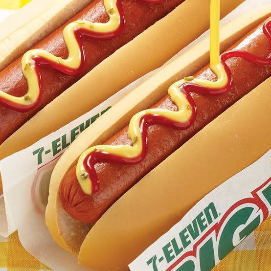 jihoonlee01's tweet photo. junbo hotdog, kaya mo ba ‘to? KAYANG-KAYA! Hotpy birthday @alingJUNisia! 🌭🥵💦 

#anJUNnasiya
#ilabasmosijunjun
#AngDressingSaHotdogKo
#NewProfilePic https://t.co/hfizQFbg2i