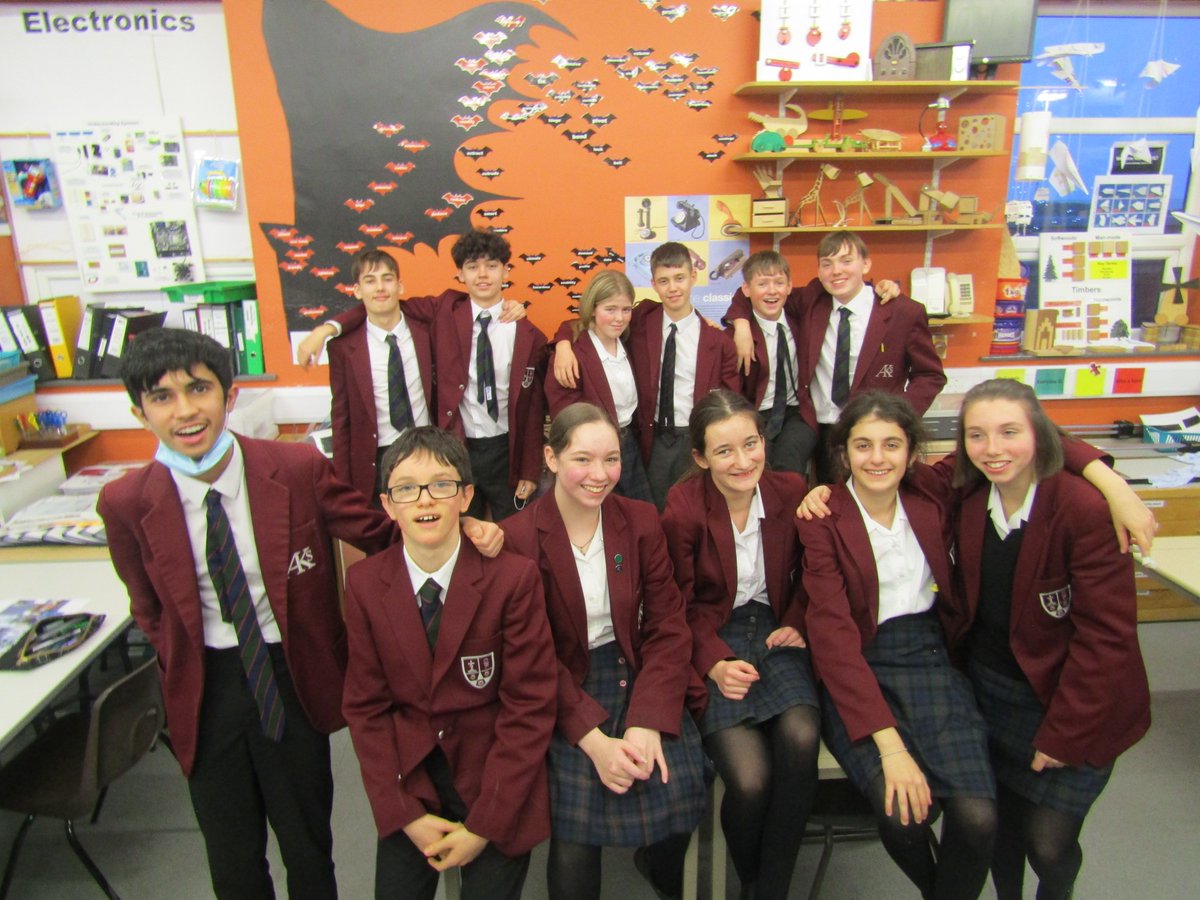 AKSDesignTech's tweet photo. Lots of productive #teamwork from Yr10 D&amp;T during @LIPALiverpool workshops today, oodles of photos to follow tomorrow #proudteachers #WeAreAKS https://t.co/keNCxRGM6x