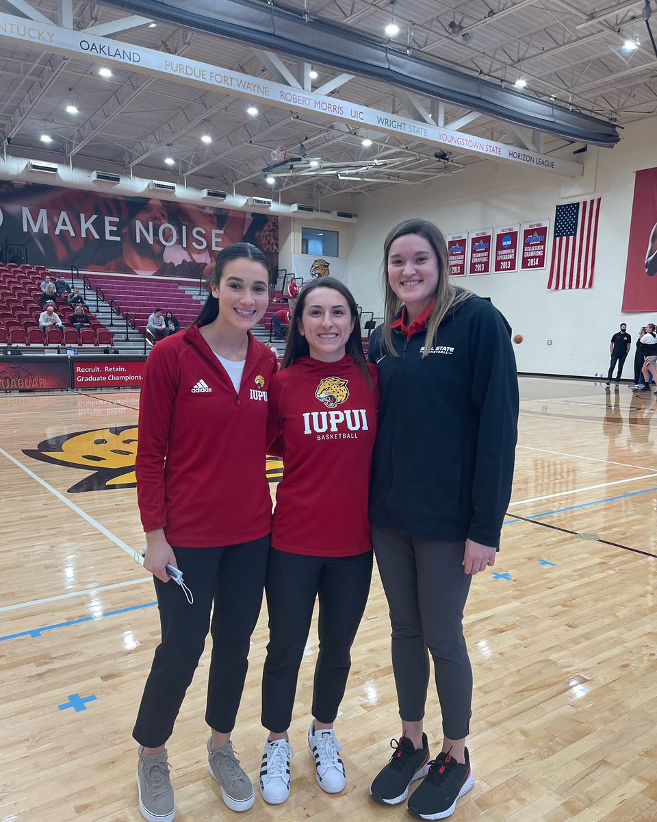INPrimetime's tweet photo. Awesome to see 3 former Primetime Girls coaches competing against one another at the D1 level with @IUPUIWBB and @BallStateWBB! Our players learned so much from @meg_berry1, @MoriahMonaco and @hollyhoop1
#PrimetimeBasketball https://t.co/qKCGx2NEXB
