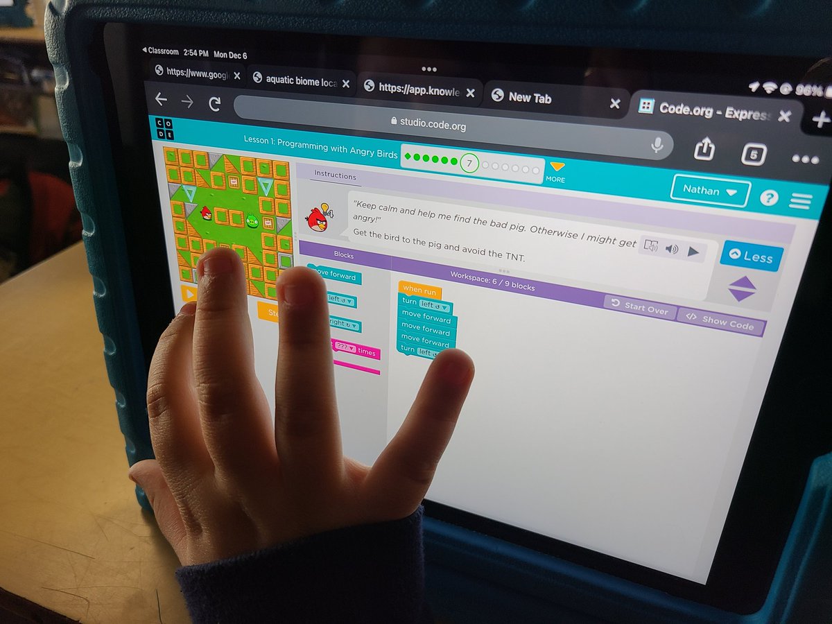 GLewisOCT's tweet photo. #coding at @smcs2021 using #OntarioMathSupport Dance in Grade 1/2 and @codeorg #AngryBirds in Grade 5/6 #HourofCode2021 @OAMEcounts. Kids didn't want to stop! @rosemortillaro @msasilvestre https://t.co/kEXUvpFczr