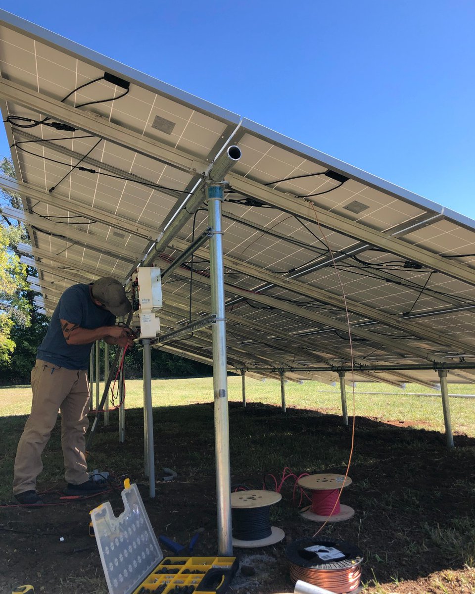 GoMOsolar's tweet photo. Whether on the roof or on the ground, our skilled technicians &amp; electricians make sure your installation is done right.

#solarsolutions #sun #energy #solarinstallation #greenenergy #Gosolar #solarpanels #solarhome #renewableenergy #Ssofamerica #417solar #GoSolarGo #like #follow https://t.co/9mwyKoQLBL