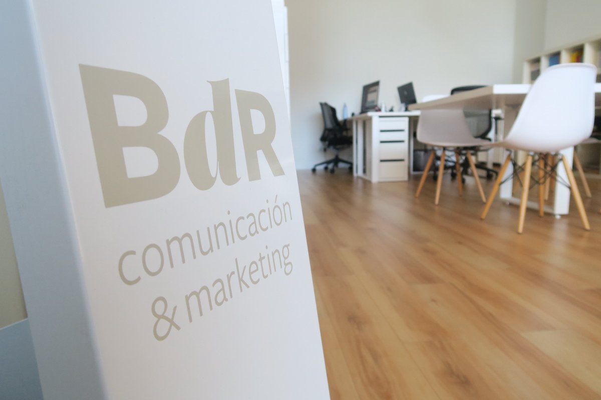 ¡Nos hemos mudado! Te esperamos en la Plaza Pintor Paret, 2 (Pamplona) para hacer realidad tu proyecto de comunicación y marketing ✅

#marketing #marketingdigital #pamplona 

bdrcomunicacion.com/noticias/mas-c…