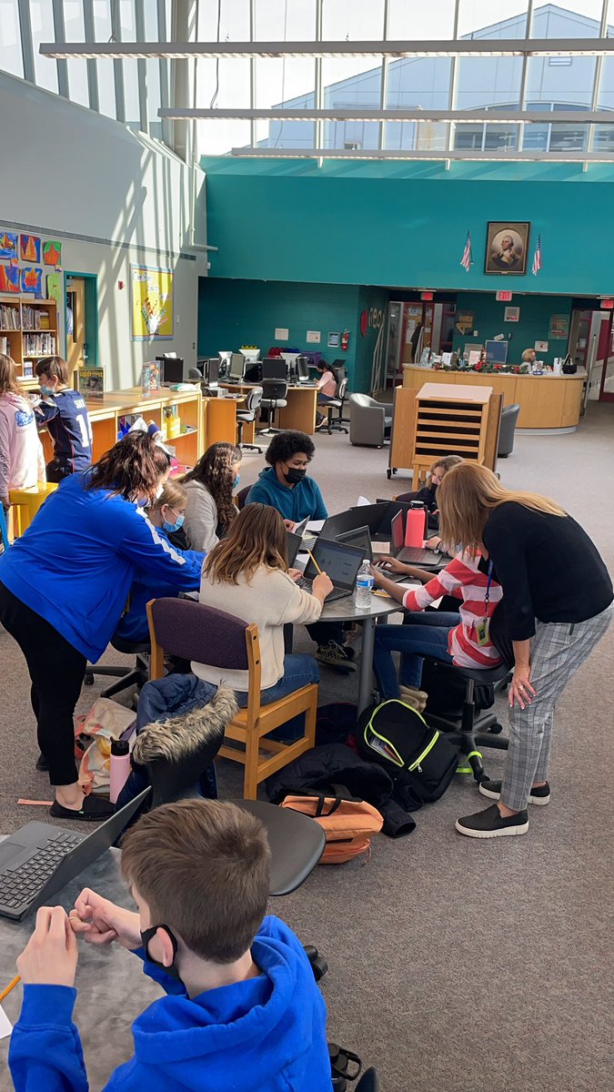 desantisnmath's tweet photo. @BayshoreMiddle  6th grade math students collaborate and explore Unit Rates using Unit bots!
@MTPSpride @msmanzella112 @desantisnmath @mrsroditis https://t.co/t7d1nJEpxG
