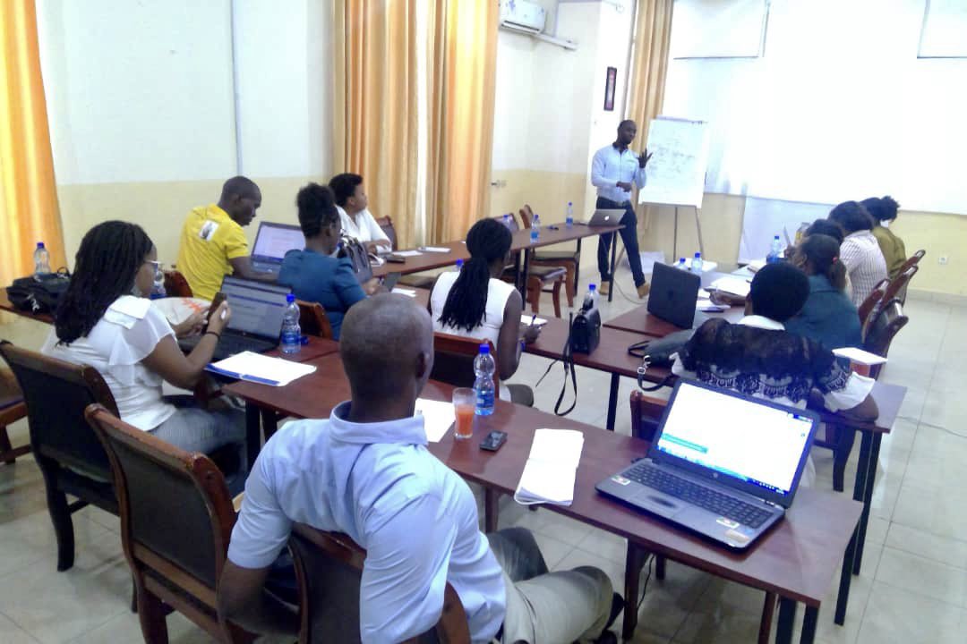 AprosapB's tweet photo. Du 7 au 9/12 @AprosapB participe à une formation organisée par @sharenetburundi concernant l’approche transformative sur le genre et l’utilisation des outils digitaux. 

#16jours 
#Burundi
#aprosapbi https://t.co/ws75qRA71u