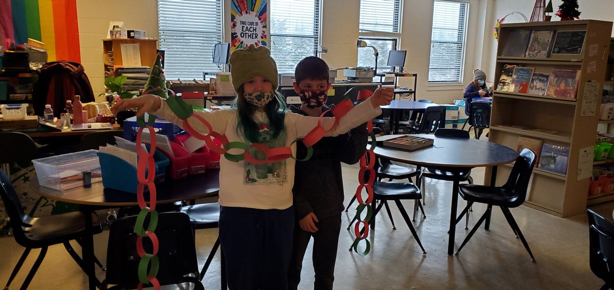 Ms_MastersTL's tweet photo. Using Binary Code to decorate the LLC with holiday words this morning! @nltatesic #HourOfCode #CodewithTESIC https://t.co/YZQSUAnXBj