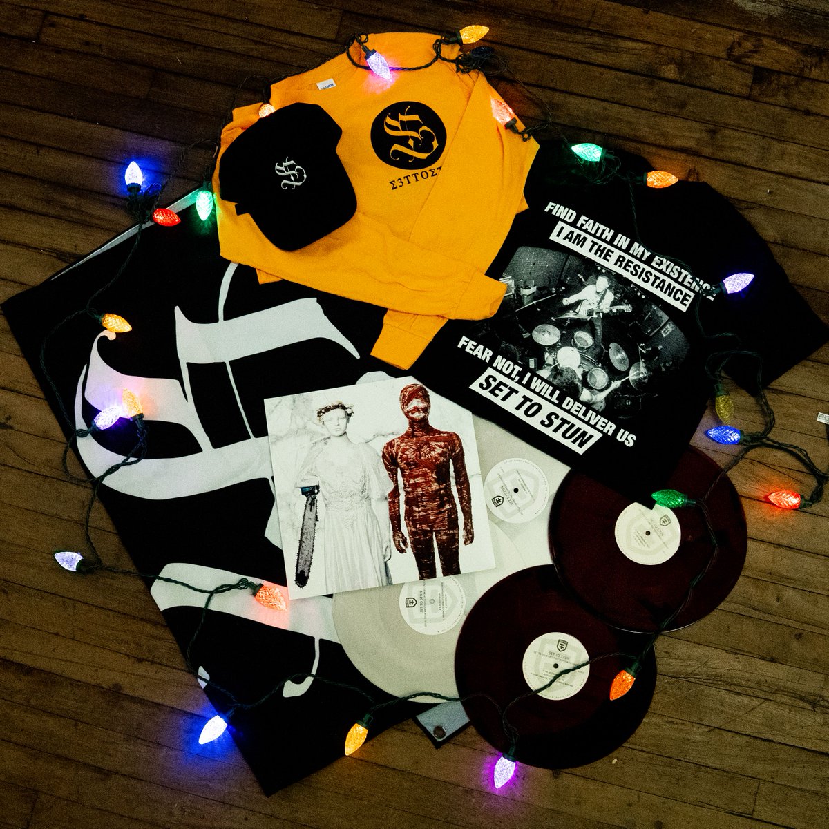 tragicherorec's tweet photo. The Twelve Deals Of December sale continues today with $12 off all @SETTOSTUNband vinyl bundles!
๐
https://t.co/hrYCKG5LSU #SetToStun https://t.co/t5vsL4rlyD