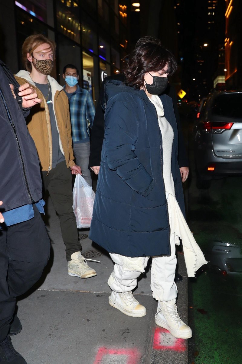 billiesource's tweet image. Billie leaving NBC studios in New York on Tuesday