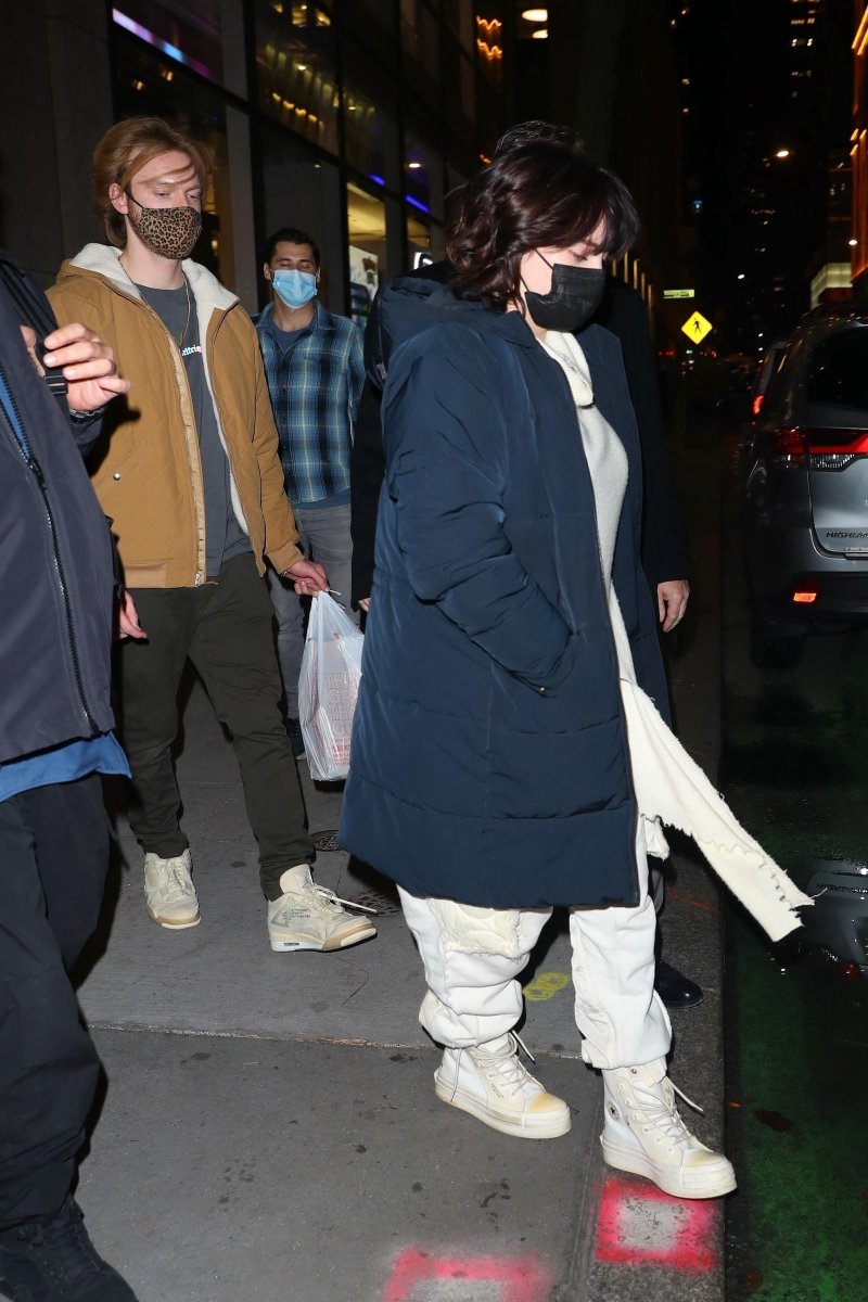 billiesource's tweet image. Billie leaving NBC studios in New York on Tuesday