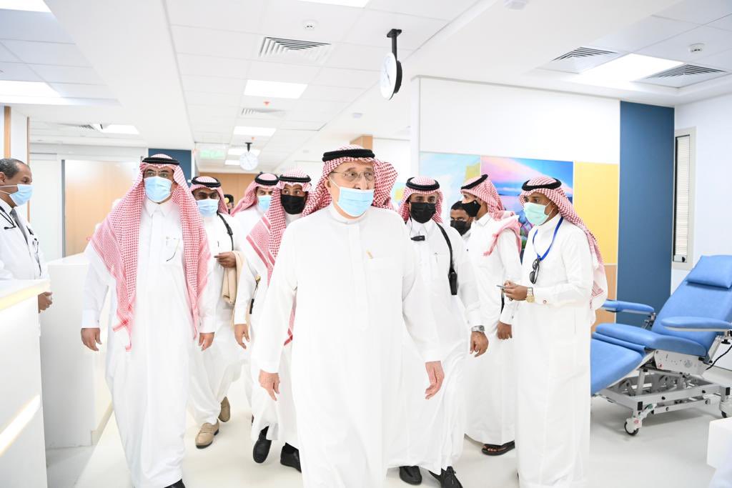 jazangov's tweet photo. سمو #أمير_منطقة_جازان يفتتح مركز الغسيل الكلوي بمستشفى #ضمد العام 
وأطلع سموه ،على ما يحتويه المركز والذي نفذ وفقاً لأحدث المعايير الصحية ومعايير مكافحة العدوى ويقدم خدماته لمرضى الغسيل الكلوي ويضم 12 سريرًا , مزودة بأجهزة الغسيل لخدمة أكثر من 50 من مرضى الكلى بالمحافظة.
#جازان https://t.co/0NVx6TTGwq
