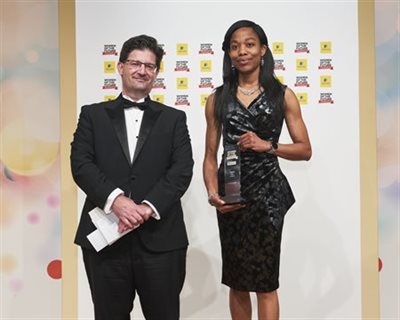 UoNScience's tweet photo. Day 9 of #UoNScienceAdvent🎄
Congratulations to Dr Joy Egede who won the 2021 Women of the Future Awards (WOF) in the Science category last month @UoNComputerSci
The WOF Awards celebrates the achievements of successful young women in Britain
Read more🔽
https://t.co/LmhK22QZrs https://t.co/w2nHF2VlAJ