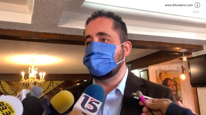 #NoticiasDMX · El presidente del Colegio Médico de Durango, <a href="/Humberto2R/">Dr. Humberto I. Rosales Ronquillo</a>, pidió la tercera dosis de vacuna contra Covid-19 para el personal médico, sobre todo para quienes se encuentran en las áreas destinadas para el tratamiento del virus.
difundemx.com/pide-colegio-m…