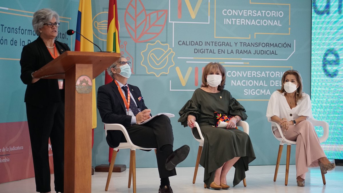 judicaturacsj's tweet photo. #ConversatorioSIGCMA2021 | Julia Varela Araya, Magistrada Poder Judicial de Costa Rica, participa en el IV #ConversatorioInternacional y VIII #ConversatorioNacional 'Calidad Integral y #TransformaciónDigital en #RamaJudicial' del SIGCMA.
👉🏽https://t.co/UNaHbhW6of https://t.co/GFtWh8u2Vq