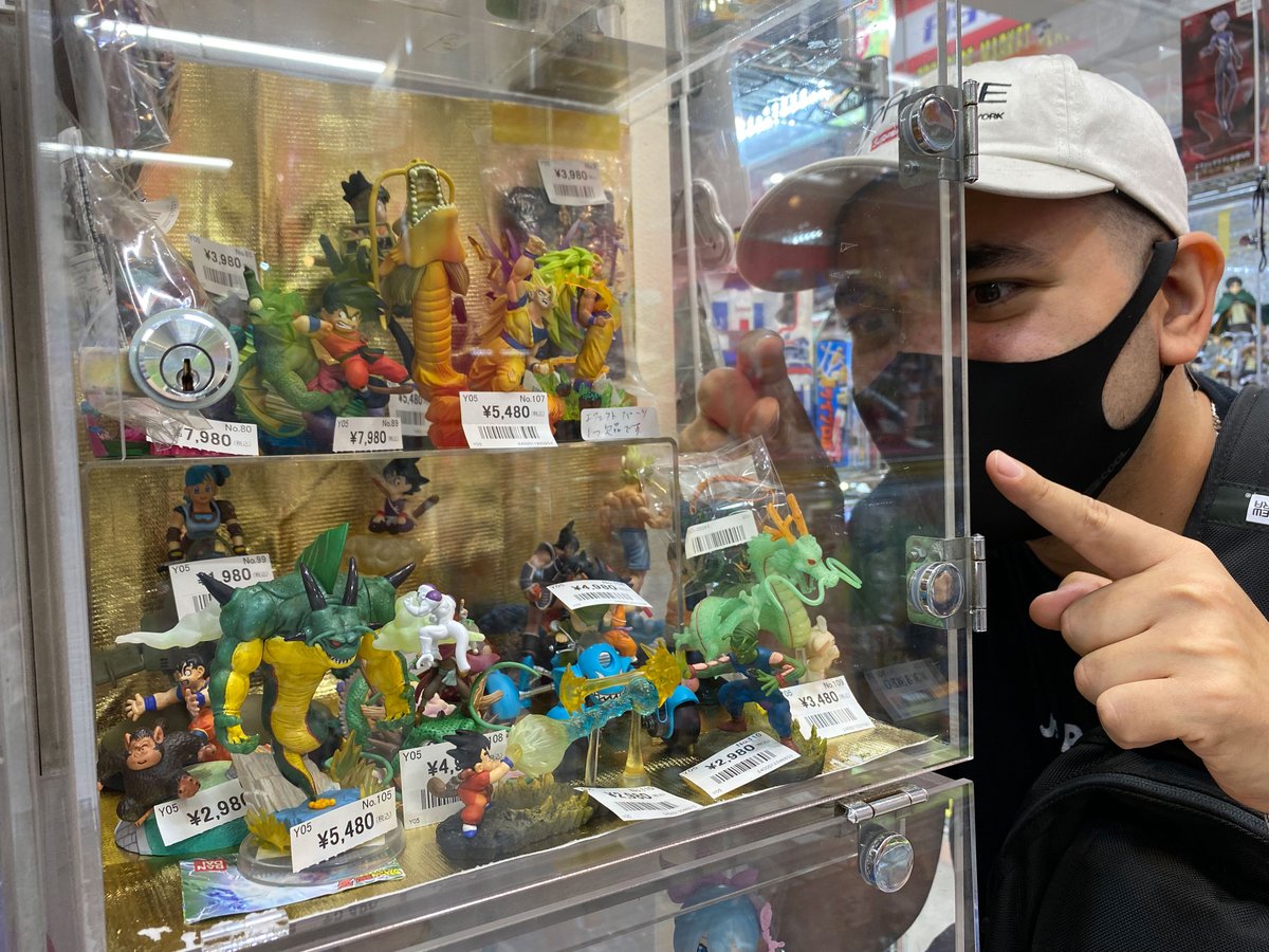 JapanGemu's tweet image. En JAPON los GASHAPONES se pueden ver en TODOS LADOS desde farmacias hasta afuera de peluquerias y son MUY coleccionables, hoy veremos algunos de DRAGON BALL y hasta que precio puede llegar youtu.be/WTcUWfs6u7w y aprenderemos un poco el porque, no olviden compartir 🥵