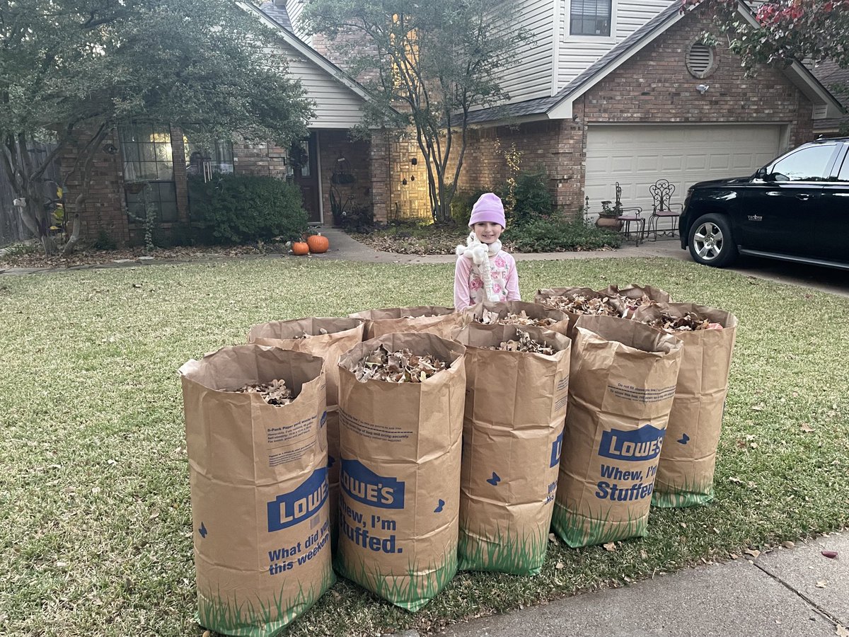 Lyla has worked hard this fall to earn $ by raking leaves in the neighborhood.  She is excited to give back a generous amount to her hard working custodians at JES. Proud of her giving heart ⁦<a href="/Jack_D_Johnson/">Jack D. Johnson</a>⁩ ⁦<a href="/JESCounselor/">Ziba Johnston</a>⁩ #JESSuperservers ⁦<a href="/Carrollisd/">Carroll ISD</a>⁩