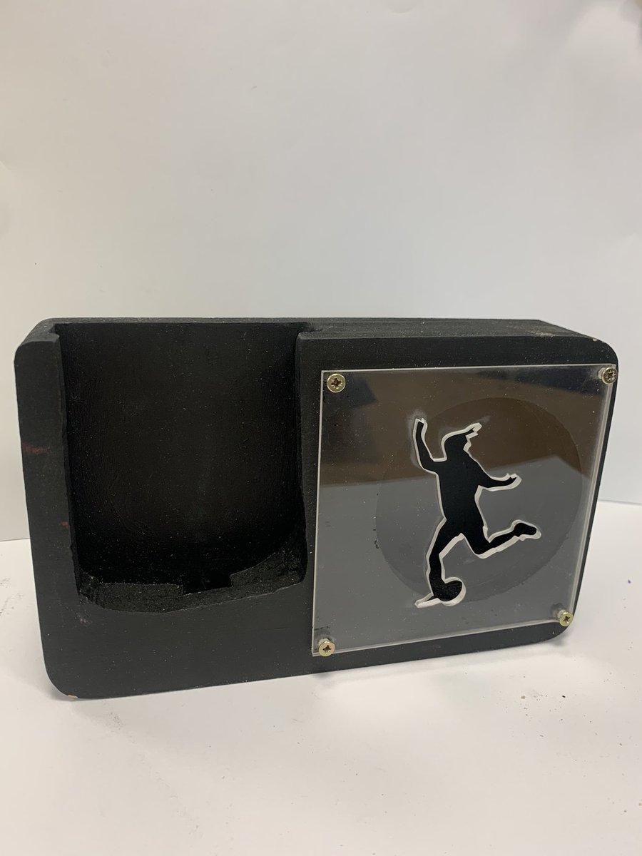 appleton_dt's tweet photo. More amazing work by year 8 students 😍 #design #speakerproject #passivespeaker #lasercutter #schoolproject https://t.co/choMMZFBAA