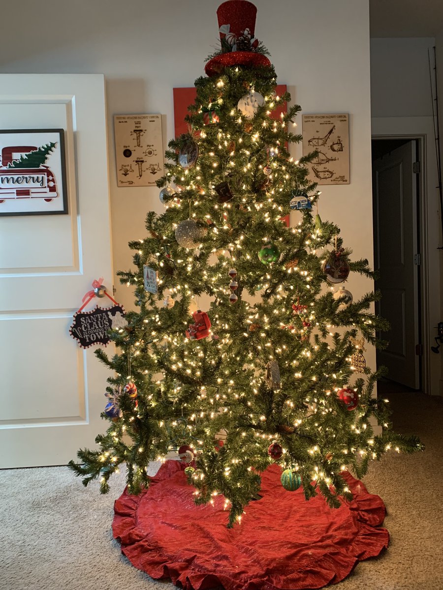 ProclaimInter's tweet image. An inside look at how some of the Proclaim team decorated for Christmas this year. 🎄