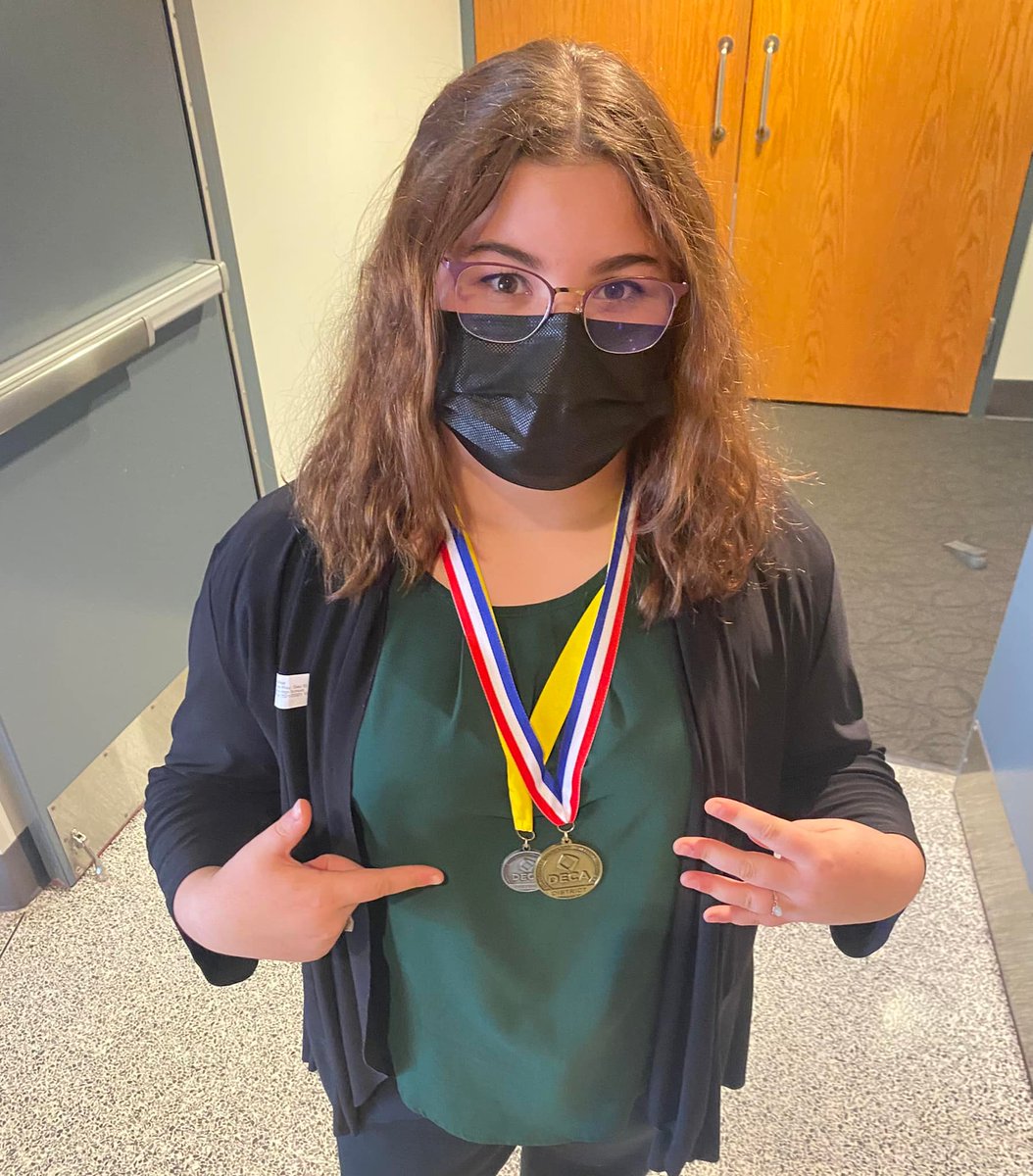 A little late, but still need to give AOHT freshmen, Bella Miller, a little recognition for being a 2x medalist in her first DECA Districts Competition!!!Go District 4🌟