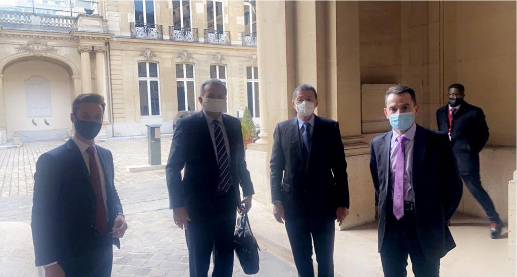 Réception à l'hôtel de #Pomereu de <a href="/ReneTemeharo/">Temeharo René</a> #MinistreDesGrandTravaux en charge des transports terrestres et de son chef de cabinet @RaymondChinFoo #PolynésieFrançaise <a href="/BdT_Pacifique/">Hervé Tonnaire</a> <a href="/BanqueDesTerr/">Banque des Territoires</a> <a href="/caissedesdepots/">Caisse des Dépôts</a> <a href="/grossatmignod/">Rossat Mignod Gisele</a> <a href="/oliviersichel/">Olivier Sichel</a> 😀