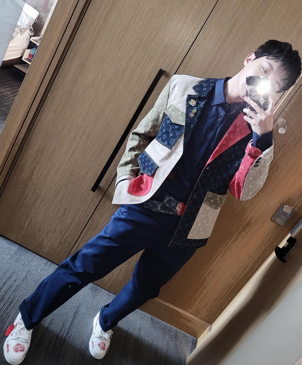 SG_J_M's tweet photo. [INSTAGRAM] Hoseok🐿️

"I'm"

(https://t.co/ce8V2J4bdo) https://t.co/7pkzaTnUjF