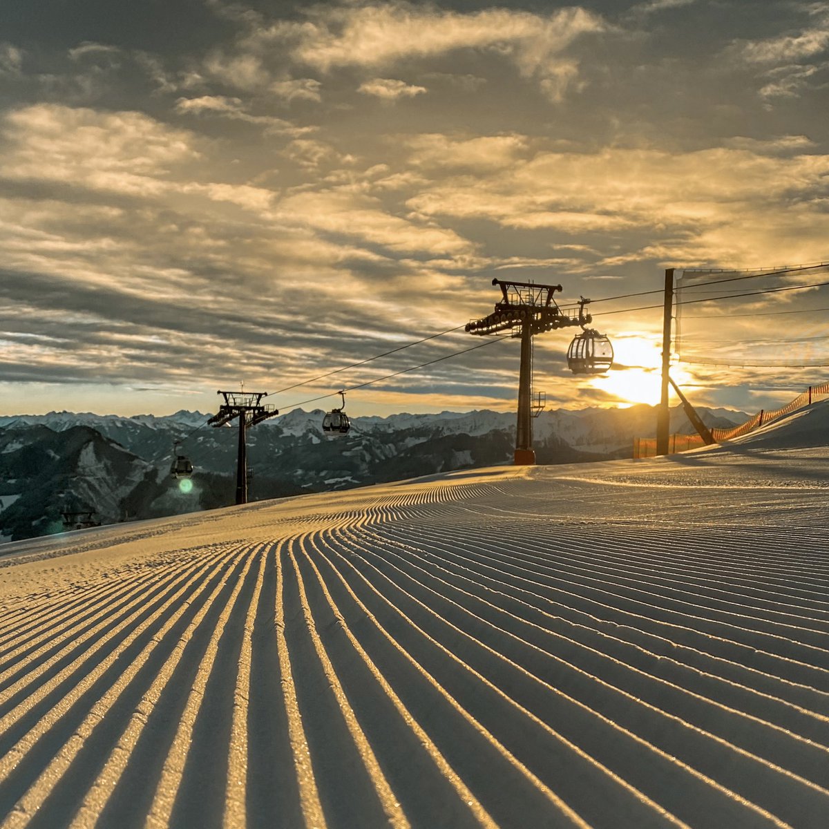 Amazing season start 🎿 #SeasonStart #Winter #skiing #Amazing #snow #snowboarding #ZellamSeeKaprun #ZellamSee #SalzburgerLand #VisitAustria