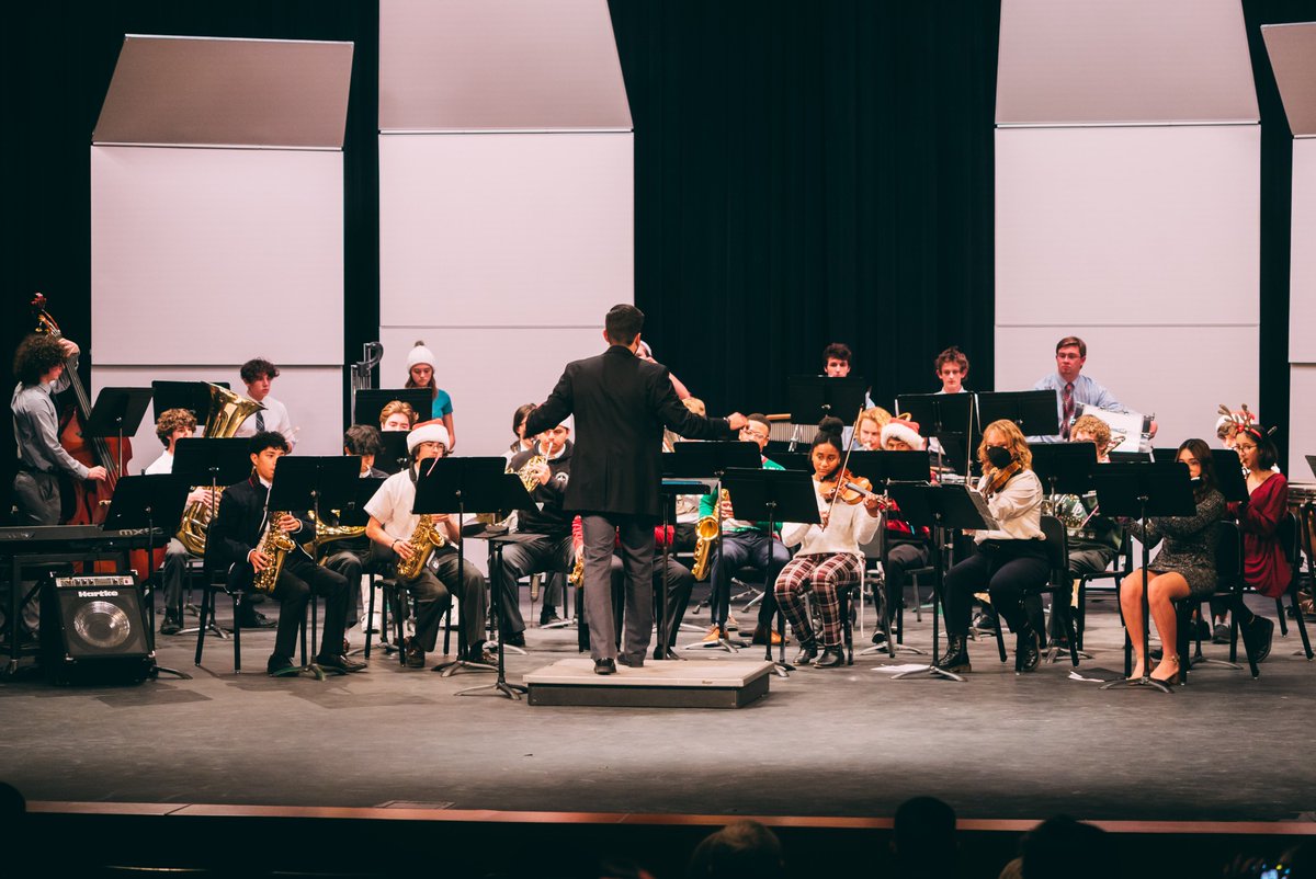 BishopLynch's tweet photo. BIG THANK YOU to @library_sbs and our very own @bishoplynchband for sharing their gift of music! The annual Christmas concert was nothing short of spectacular and thank you to all who came to cheer on our awesome musicians and color guard. #GoFriars https://t.co/Kb2hU0qkCa
