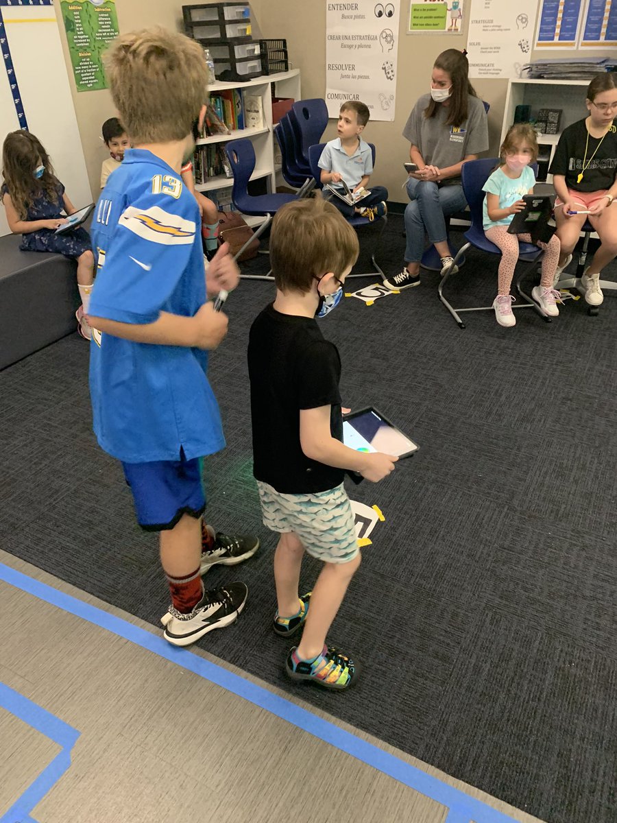 MrRobles13's tweet image. Day 1 of our coding party 🎈 🎉 was a success! I am so proud of my students for leading their sessions with the rest of the school! #ComputerScienceEducationWeek @AHISD @Sphero @Ozobot @PlayOsmo @WoodridgeElem #CodingParty #HourofCode2021