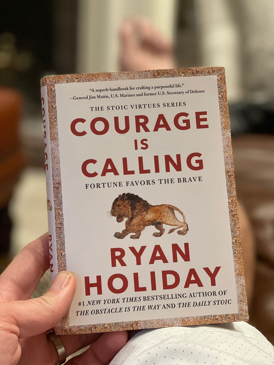 paugasol's tweet photo. Hoy he empezado el día con "Courage is calling" de @RyanHoliday 👍🦁 #SiempreLeyendo 📖

Today I started the day with "Courage is calling" by @RyanHoliday 👍🦁 #AlwaysReading 📚 https://t.co/fUAXvoXXsT
