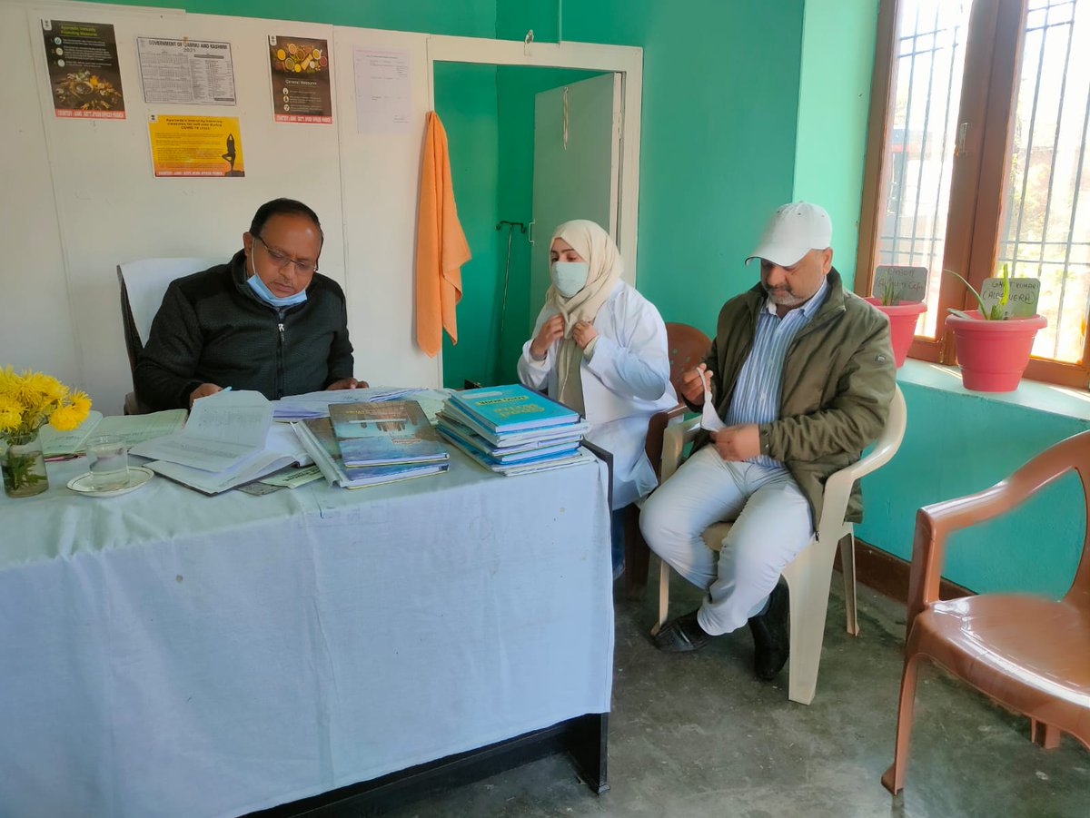 AdmoIsm's tweet photo. As per the directions of worthy Director AYUSH, DAO Poonch Dr Rakesh Sharma visited AYUSH HEALTH AND WELLNESS CENTER JHULAS and AYUSH Dispensary Deradullian. During the visit DAO Poonch inspected all records including work done status, IT eipments and herbal garden #DMPoonch https://t.co/S9GD1Tokhh
