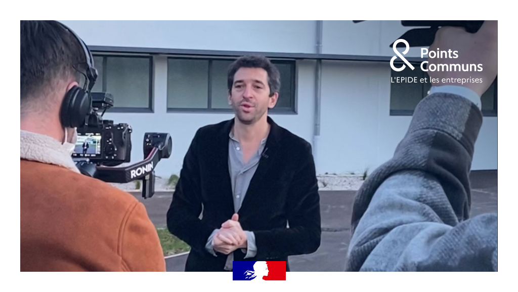 EPIDE_Officiel's tweet photo. ➡️ Dans quelques instants, rejoignez-nous lors de notre événement numérique #PointsCommuns, animé en direct par Vincent Edin au centre EPIDE d'Alès La Grand-Combe :

📲 Rendez-vous à 18h : https://t.co/On42TjFnG0 

#1Jeune1Solution #PointsCommuns2021 https://t.co/i2drcEnYNn