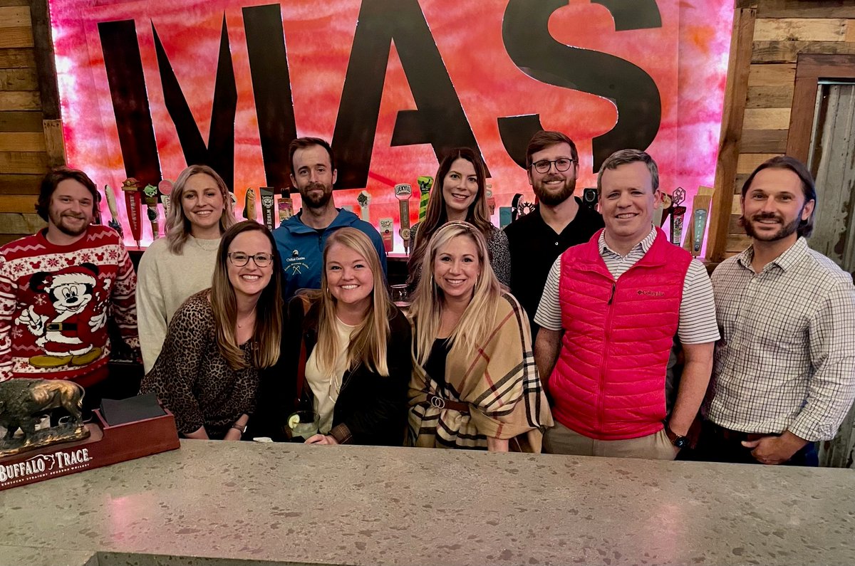 SSLandTrust's tweet photo. We had a blast with our Land Trust Ambassadors and friends last night! There are exciting things to come from this growing group. Learn more about the Ambassadors and get involved: https://t.co/9T6MzAhMOS
#landtrustambassadors #cocktailsforconservation #ember #maslounge #sslt https://t.co/7CVcyk5ole