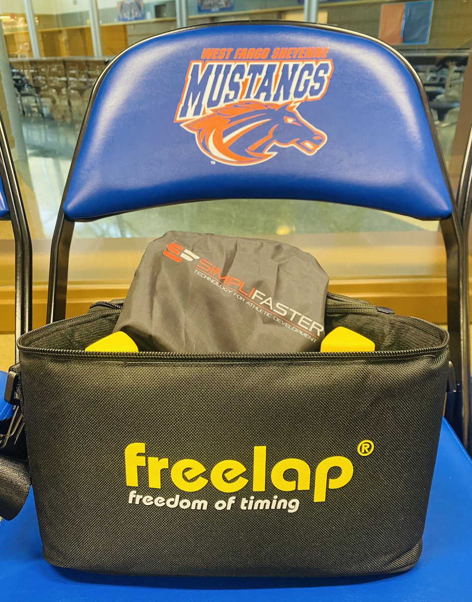 MustangsTnF's tweet photo. Christmas came early for us!!! @SimpliFaster #wintertrainingprogram https://t.co/UywmIPDehC