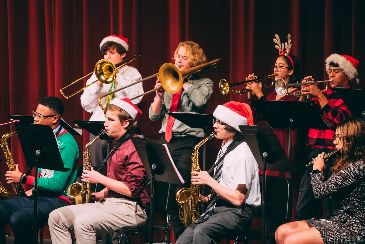 BishopLynch's tweet photo. BIG THANK YOU to @library_sbs and our very own @bishoplynchband for sharing their gift of music! The annual Christmas concert was nothing short of spectacular and thank you to all who came to cheer on our awesome musicians and color guard. #GoFriars https://t.co/Kb2hU0qkCa
