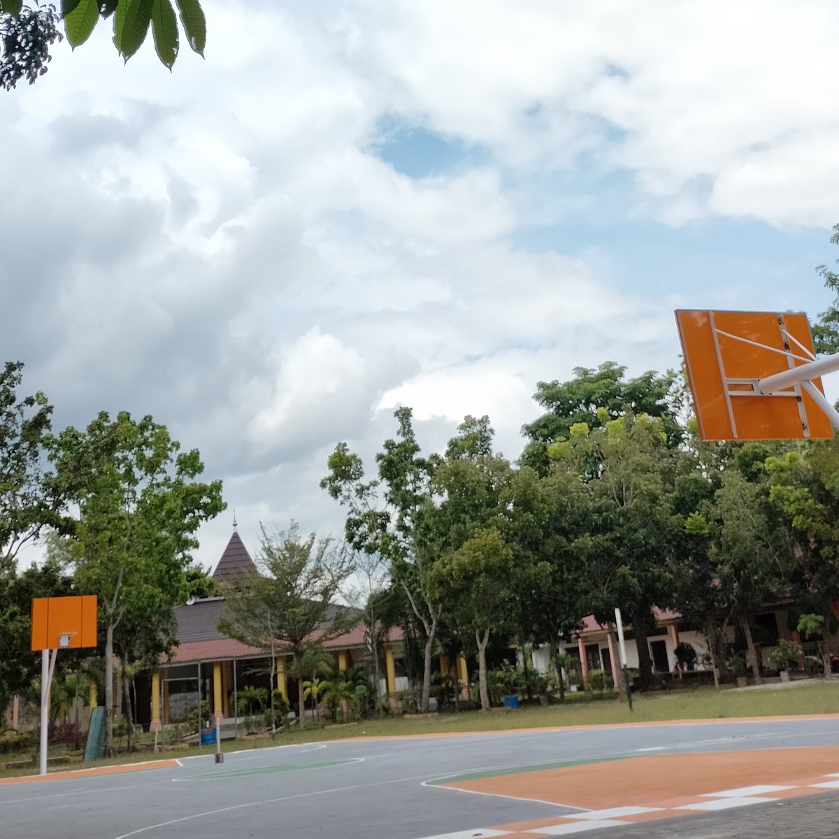 arestudyy's tweet image. [091221]
udh lama ga post gnii
td abis belajsr sjarah bukannya paham mlah makin stres
anw rest well moooots ·ᴥ·

maaf merusak tl klian gra² tulisan gue🙏🏻