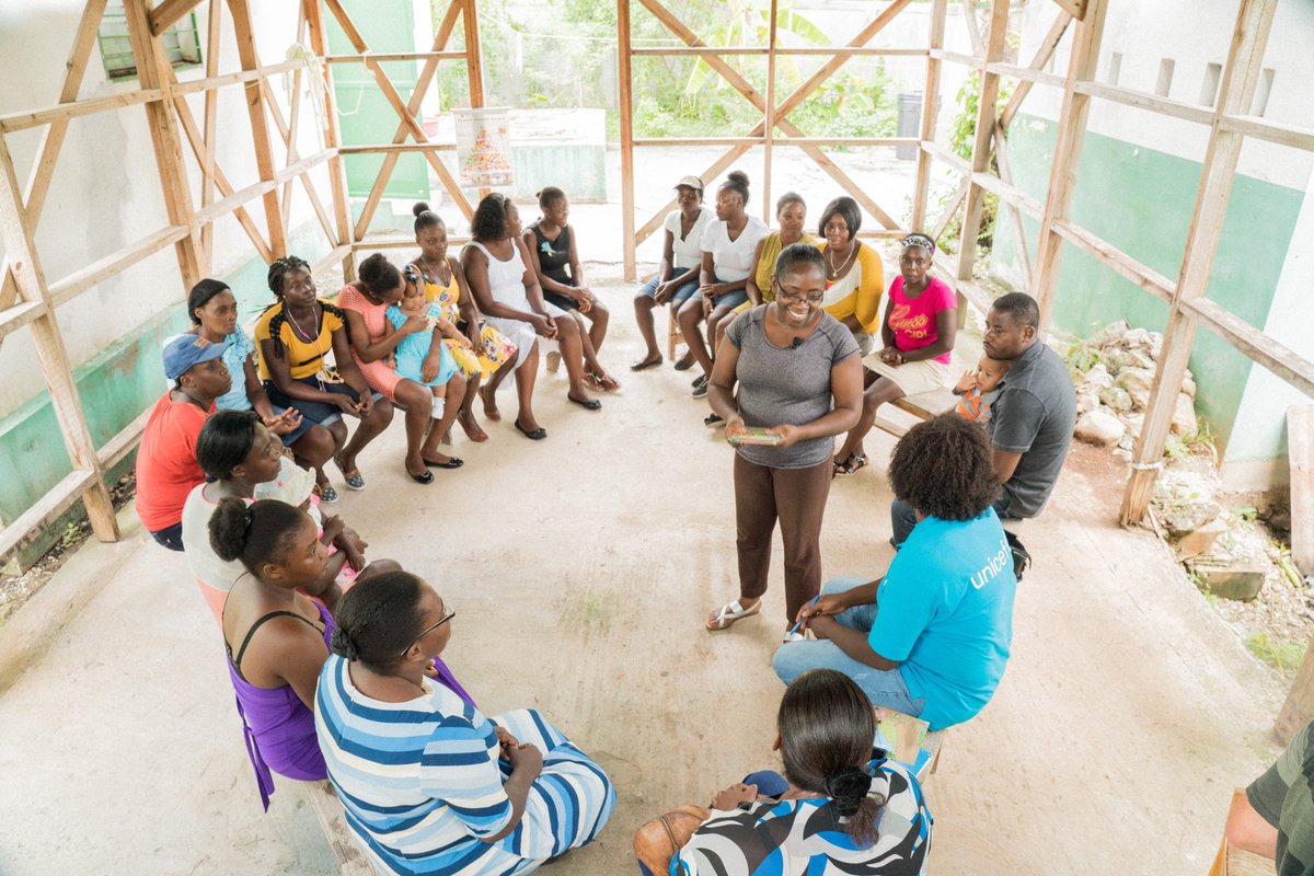 ambafranceht's tweet photo. #DwaMoun | Lavèy Jounen Entènasyonal Dwa Moun, avèk 75yèm anivèsè UNICEF ki ap pwoche, Anbasad Lafrans an Ayiti pote kole ak @UNICEFHaiti, ki vize pwoteje yon dwa fondamantal moun ki se: dwa manje. (1/3) https://t.co/6lVqEPSk4x